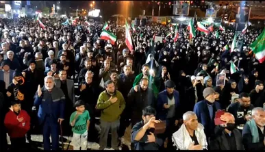 اهالی دهدشت با شعر حماسی «دایه دایه وقت جنگه» وفاداری خود به انقلاب را نشان دادند+فیلم
