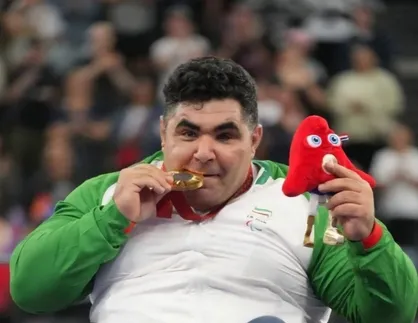 قهرمان پاراوزنه&zwnj;برداری: تا پای جان برای ایران ایستاده&zwnj;ام تا دشمن را پشیمان کنیم