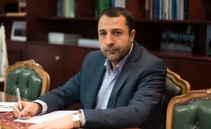 صالح&zwnj;آبادی: درآمد ارزی کشور بیش از نیازهای وارداتی است/ احتمال رفع ممنوعیت واردات برخی کالاها