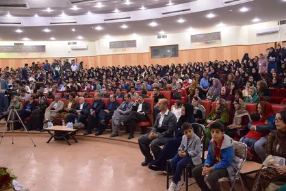 نقد و بررسی &laquo;حضور و نقش زنان در جامعه&raquo; در دانشگاه کردستان/ بانوان فعال در حوزه نویسندگی تقدیر شدند