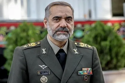 موشک بالستیک خرمشهر ۴ می&zwnj;تواند به سرعت آماده عملیات شود