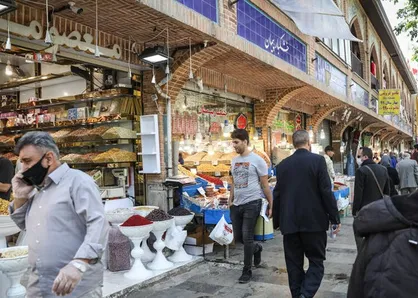 سراها و پاساژهای مسقف بازار تهران و مگامال&zwnj;ها اجازه فعالیت ندارند