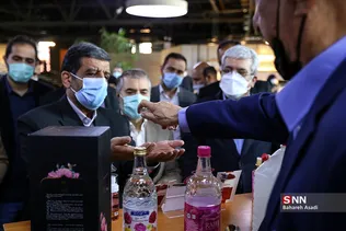 بازدید ستاری و ضرغامی از نمایشگاه ایران ساخت