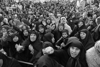 زنان نقش مهمی در پیروزی انقلاب اسلامی داشتند/ پس از انقلاب زنان به اهمیت نقش خود پی&zwnj;بردند