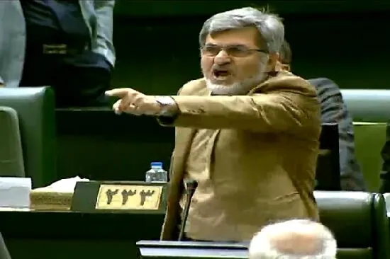 آقای رئیس کل بانک مرکزی! برای ما هم ۱۰ هزار دلار می‌رسد؟! / سوال ۲.۵ میلیارد تومانی کوچک زاده و بقیه ماجرا + فیلم