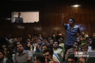 مناظره مصطفی تاجزاده و محمود نبویان در دانشگاه شریف
