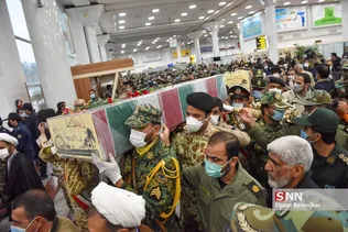 استقبال از پیکر ۹ شهید دوران دفاع مقدس در شیراز