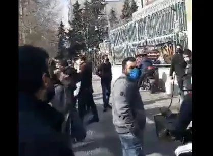 تجمع سهامداران با شعار مرگ بر مفسد اقتصادی