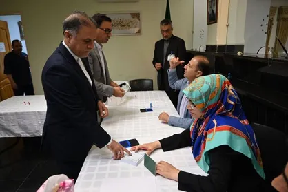 آکوچکیان: ایرانی&zwnj;ها با حضور در پای صندوق، در سرنوشت کشور خود مشارکت نمایند