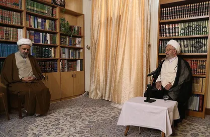 اهانت به مقدسات دیگر مذاهب جایز نیست
