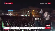 شعار مرگ بر آمریکا و مرگ بر اسرائیل در تجمع مردم عزادار در میدان انقلاب پایتخت