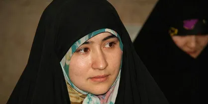 روایت بانوی شاعر افغانستانی از دیدار با رهبر انقلاب/ غزلی که به مظلومیت &laquo;فاطمیون&raquo; پرداخت