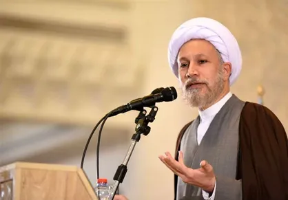 امام جمعه شیراز: امروز با وجود مشورت&zwnj;ها، اطاعت از ولی&zwnj;امر بر همگان واجب است