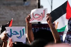 تظاهرات گسترده فلسطینی‌ها علیه محمود عباس در کرانه باختری