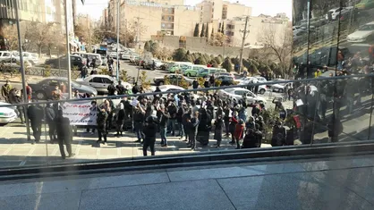تجمع سهامداران حقیقی مقابل سازمان بورس