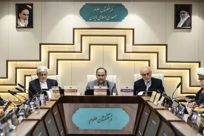 عارف: اجازه ندهیم هیچ مسئله&zwnj;ای در کشور به بحران ملی تبدیل شود