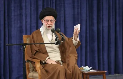 جمعی از مسئولان نظام با رهبر انقلاب دیدار می&zwnj;کنند