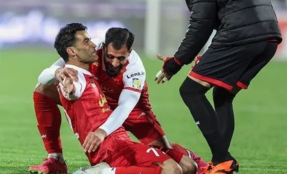 کارت بازی بازیکنان جدید استقلال و پرسپولیس چطور صادر شد؟