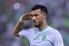 عمر السومه مقابل استقلال بازی نمی‌کند