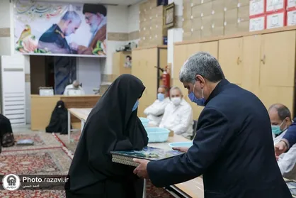 تجلیل از مادران و همسران شهدا در حرم مطهر امام رضا (ع)
