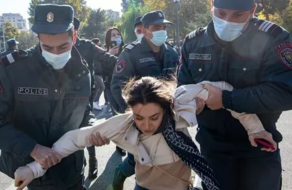 پلیس ارمنستان با مخالفان توافق قره&zwnj;باغ درگیر شد