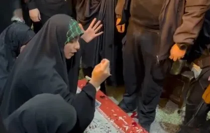 رجز خوانی همسر شهید محمدحسین کوچکی در معراج شهدا