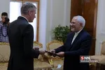 محمدجواد ظریف وزیر امور خارجه کشورمان و آقای رابرت مک‌‌‌ایر، سفیر جدید انگلستان در تهران