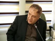کاشت درخت در دانشگاه‌هاى کشور به نام تک تک اساتید و دانشجویان انجام می‌شود