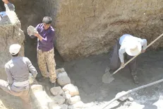 دانشجویان جهادی دانشگاه علامه برای مردم روستای محروم لرستان مدرسه می‌سازند