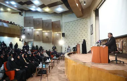 اسماعیلی: گسترش فضای گفتمانی، راه حل اصلی مسائل کشور است
