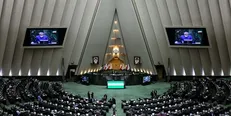نمایندگان مجلس: حفظ عناصر برنامه هسته‌ای، قوی‌ترین تضمین برای عدم تکرار در بدعهدی آمریکاست