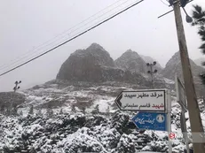 رای گیری در جوار مزار سپهبد شهید حاج قاسم سلیمانی در یک روز برفی +تصاویر
