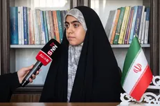رتبه ۷ کنکور انسانی: موفقیتم را به رهبر شهیدم تقدیم می‌کنم / با برنامه‌ریزی می‌توان هم درس خواند و هم در تجمعات شبانه حضور داشت +فیلم