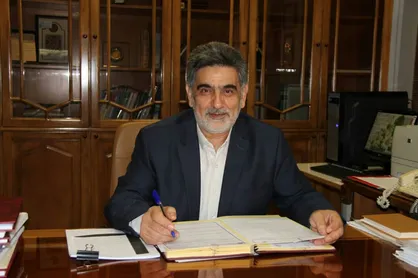 نکومنش: سیستم پژوهشی ما به صورت &laquo;دِیمی&raquo; عمل می&zwnj;کند/ برخی از مسئولین خود را به خواب زده&zwnj;اند!