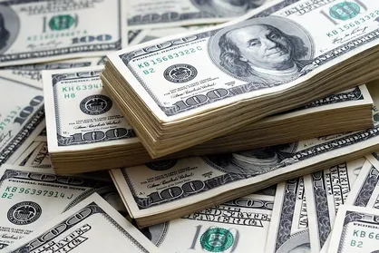 قیمت دلار آمریکا در صرافی&zwnj;های بانکی به ۱۵۵۵۰ تومان رسید