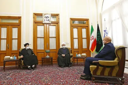 نشست سران قوا به میزبانی مجلس آغاز شد