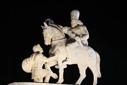 تکلیف مجسمه والرین میدان انقلاب چه شد؟