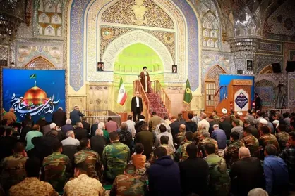 آیت&zwnj;الله علم&zwnj;الهدی: گران&zwnj;فروشان و مزدوران اقتصادی امروز، پیاده نظام آمریکا در داخل کشور هستند | رزمندگان ما غیورتر از قبل ایستادند