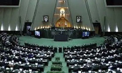 حمایت نمایندگان از سردار سلامی با شعار &laquo;فرمانده دلاور حمایتت می&zwnj;کنیم&raquo;