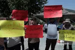 تجمع اعتراضی فعالان دانشجویی و مردمی مقابل ویلای 