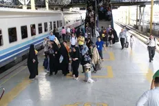 برخورد با گران‌فروشی غرفه‌ها در ایستگاه راه آهن تهران