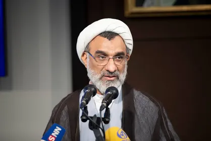 معاونت&zwnj;های سه&zwnj;گانه دانشگاه&zwnj;های علوم پزشکی از اعضای هیئت علمی و غیر هیئت علمی انتخاب می&zwnj;شوند