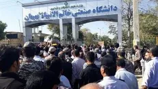 شهید گمنام در دانشگاه صنعتی خاتم‌الانبیا بهبهان تشییع شد + تصاویر