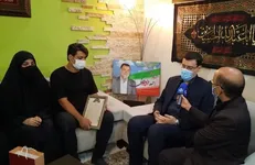 دیدار رئیس بنیاد شهید و امور ایثارگران با خانواده شهید مدافع سلامت «احمد داستانی»