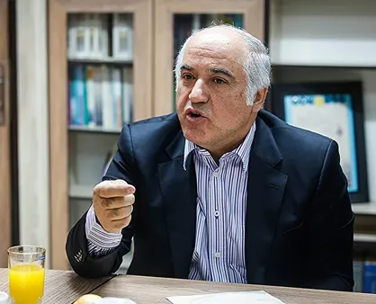 حسینی&zwnj;هاشمی&zwnj;: پیش&zwnj;فروش سکه، بازار را در انحصار سوداگران قرار داد / حراج ذخایر طلا تیشه به ریشه&zwnj; پول ملی زد