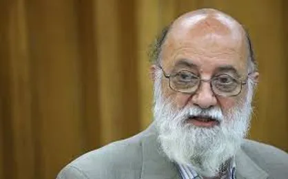مهدی چمران در جمع دانشجویان دانشگاه فرهنگیان مشهد سخنرانی می&zwnj;کند
