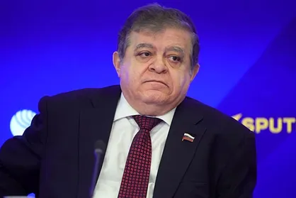 سناتور روس: استعفای استارمر می&zwnj;تواند زنگ هشداری برای سایر سران اروپا باشد