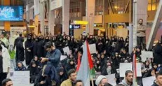 برگزاری تجمع شبانه دانشجویان داغدار شهادت سید مقاومت در فرودگاه تبریز+فیلم
