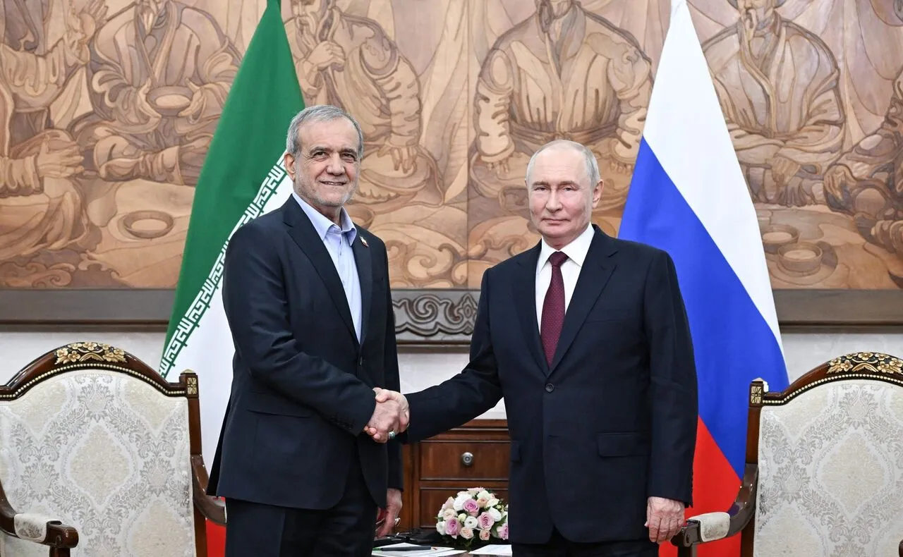 دیدار پزشکیان و پوتین در ترکمنستان؛ تأکید بر گسترش همکاری‌های اقتصادی و راهبردی ایران و روسیه