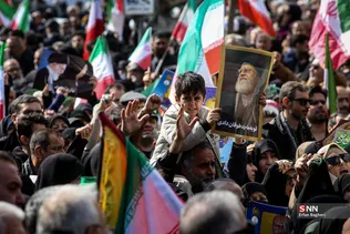 مراسم تشییع شهدای ناوگان دنا در میدان انقلاب تهران